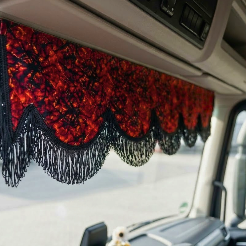 Raamband Deense Pluche Rood met Zwarte Franjes - 18 cm