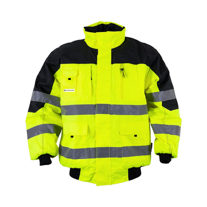 De beste veiligheidsjas voor chauffeurs is een die voldoet aan de EN ISO 20471-norm voor hoge zichtbaarheid en geschikt is voor de specifieke werkomstandigheden, zoals het seizoen. Aangezien chauffeurs zowel in de cabine als buiten de truck werken, is deze jas ideaal voor comfort, flexibiliteit en bescherming tegen weerselementen. 