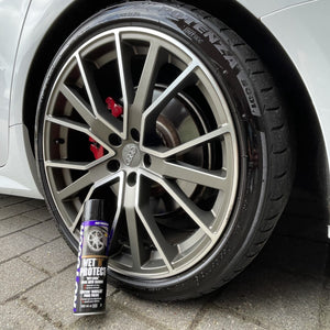 No Touch Wet 'N Protect Bandenzwart – Langdurige bescherming en diepe glans voor autobanden.