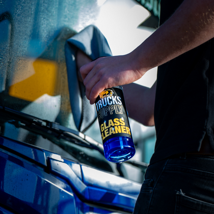 Truckssupply Glass cleaner and brilliant glass towel – combi deal