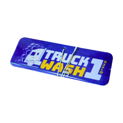 Truckwash 1 Geurhanger – Verfrissende luchtverfrisser met origineel Truckwash 1 Group logo.