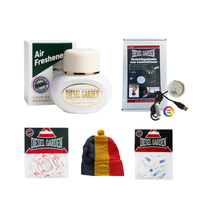 Diesel Garden verlichtingspakket met USB RGB verlichtingsplaat, Diesel Garden stickers, Poppy luchtverfrisser en Poppy mutsje – truck interieur set perfect als trucker cadeau